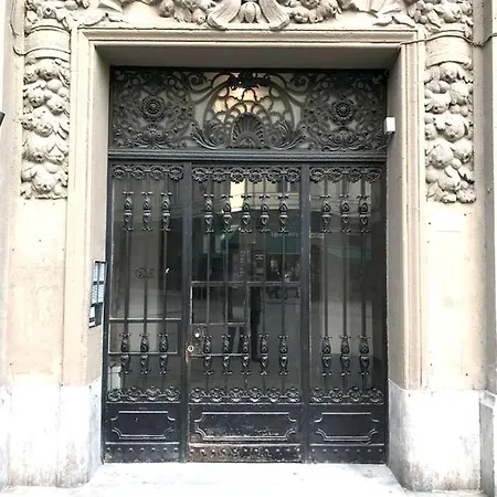 Iranyi - Flat In The Heart Of Downtown