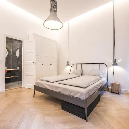 Iranyi - Flat In The Heart Of Downtown Διαμέρισμα Βουδαπέστη